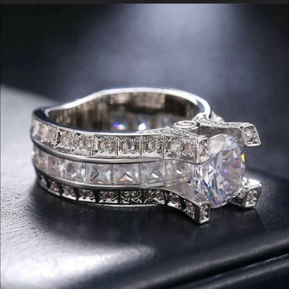 New Luxury925 Silver Round Cut White Sapphire Ring - Picture 4 of 6